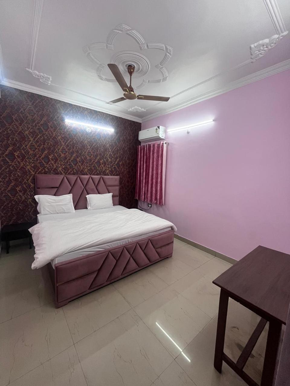 Kashi Anadam Bnb Varanasi Exterior foto